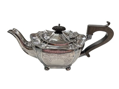 Lot 1119 - Edwardian silver bachelor's teapot