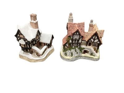 Lot 993 - Collection of David Winter models including Mr Fezziwigs Emporium, Will-o-the wisp, Thornhill Chappel, Crooked House and Inglenook Cottage - all boxed, together with two unboxed cottages and fou...