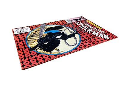 Lot 2834 - Marvel Comics The Amazing Spider-Man #300 (1988) (American Price Variant) Origin and first full appearance of Venom + Spider-Man wears the black alien symbiote costume for the last time + The Th...
