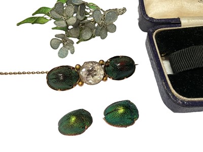 Lot 86 - 1930s 9ct gold cased wristwatch, scarab beetle and paste set brooch, 9ct gold floral pendant, antique ring and other jewellery