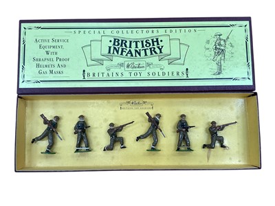 Lot 1994 - Britains metal British Army soldiers & Household Guards (5)