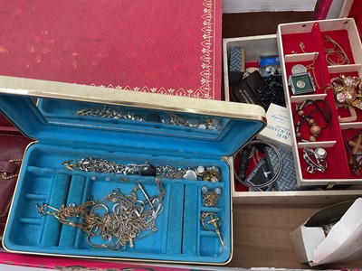 Lot 101 - Quanity of costume jewellery including a Butler & Wilson, Kirks Folly, Disney etc
