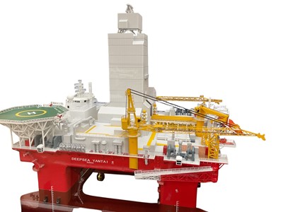 Lot 2419 - Large diecast model of an oil rig