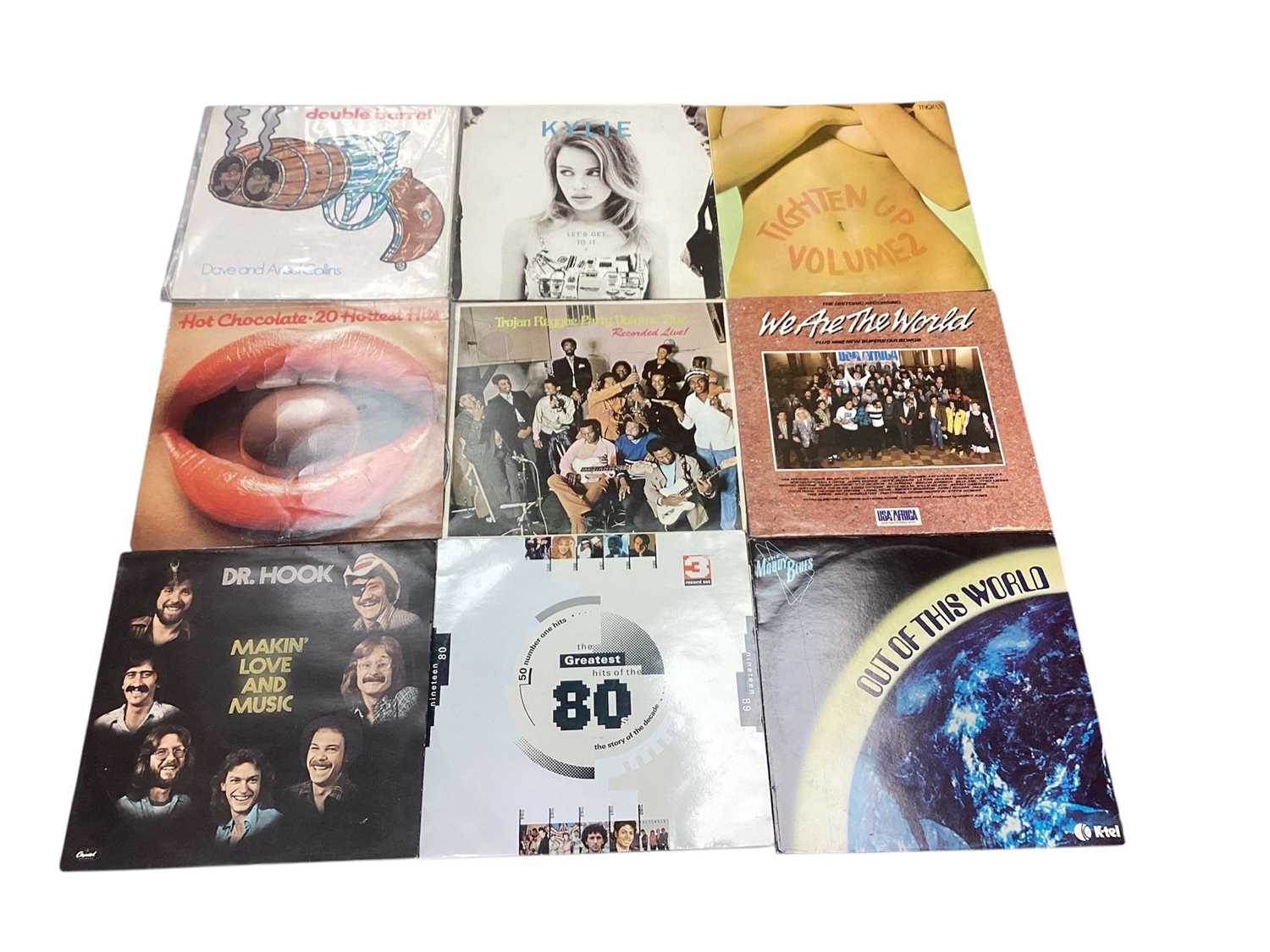 Lot 2306 - Mixed selection of vinyl records including LP's by Moody Blues, Bobby Bloom, Jimmy Castro Bunch, Reggae Chartbusters, etc