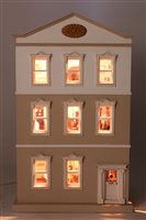 Lot 2827 - Good quality Georgian-style dolls' house with...