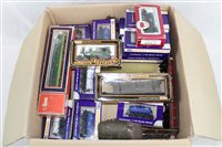 Lot 2829 - Railway - 00 gauge selection - boxed and...