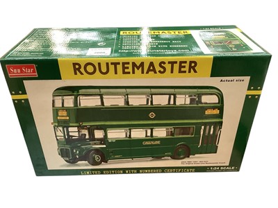 Lot 2000 - Sun Star 1:24 scale Routemaster RMC 1453-453 CLT: The Original Green Line, boxed 2904 (1)