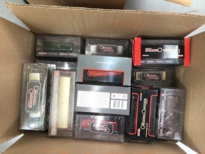 Lot 2014 - Original Omnibus Company die-cast buses, in Perspex & boxes, approx. 87 (3 boxes)