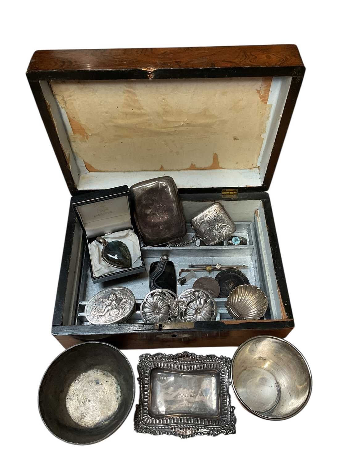 Lot 149 - Wooden jewellery box containing silver and other items