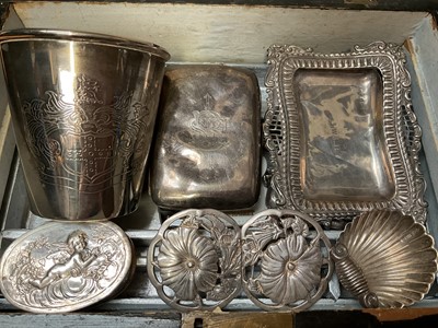 Lot 149 - Wooden jewellery box containing silver and other items