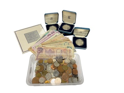 Lot 489 - World - Mixed coin & banknotes to include Royal Mint silver proof Crowns 1981 x 3 (N.B. Cased with Certificates of Authenticity) & other issues (Qty)