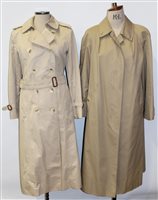 Lot 3104 - Ladies' vintage Burberry's trench coat -...