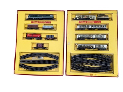 Lot 2030 - Two Tri-ang TT Gauge boxed sets T8 & T43 and other railway including OO Gauge and N Gauge loose locomotives