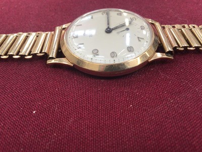 Lot 204 - 1960s 9ct gold Tudor wristwatch
