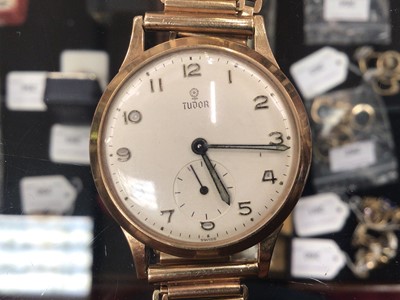 Lot 204 - 1960s 9ct gold Tudor wristwatch