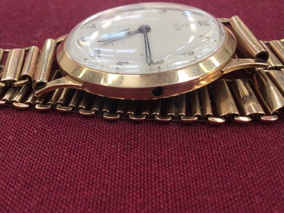 Lot 204 - 1960s 9ct gold Tudor wristwatch