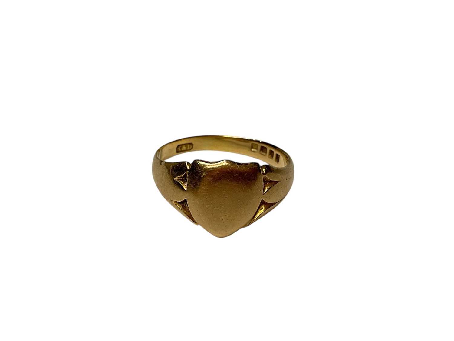 Lot 207 - 18ct gold shield shaped signet ring (London 1925)