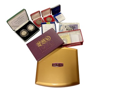 Lot 517 - World - Mixed coinage to include G.B. Royal Mint silver proof 50p two coin set
