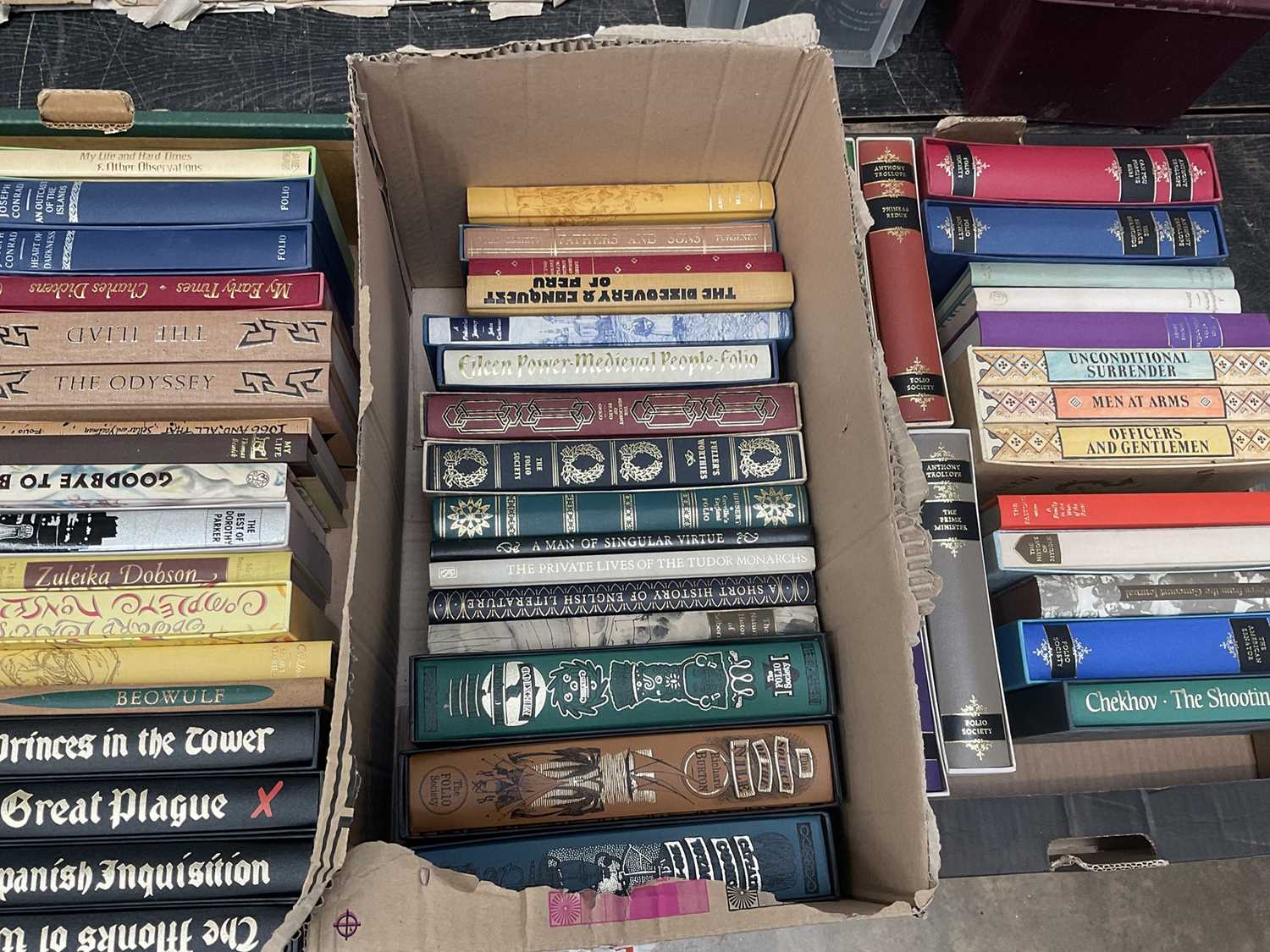 Lot 1467 - An extensive collection of Folio society