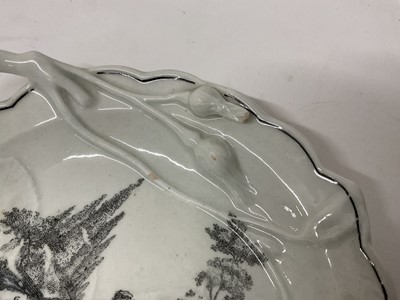 Lot 36 - Worcester Blind Earl sweetmeat dish, printed by Robert Hancock with L’Amour, circa 1765-70