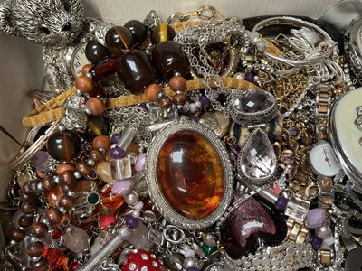 Lot 265 - Costume jewellery and wristwatches