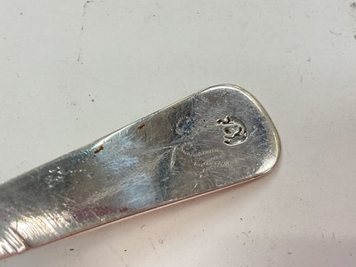 Lot 271 - Early 18th century continental silver caddy spoon, possibly Dutch, with engraved floral decoration, engraved to reverse of bowl 'Ecs Mld 1707', 11.7cm in length.