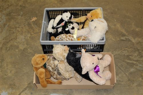 Lot 2816 - Steiff Bears: Cosy Bear 664847, Jono Bear...