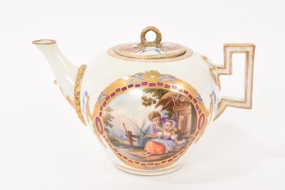 Lot 322 - Late 18th/ early 19th century Volkstedt porcelain teapot