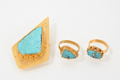 Lot 675 - Eastern gold and turquoise brooch and two rings