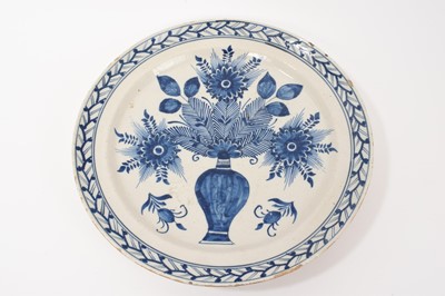 Lot 317 - 18th century Delft charger