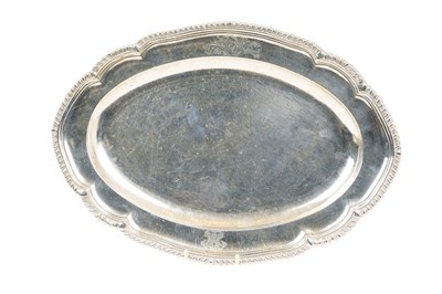 Lot 567 - George III silver platter