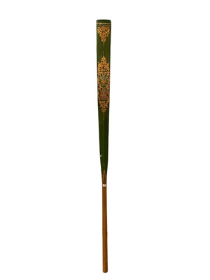 Lot 176 - Scarce H.R.H. Edward Prince of Wales (later H.M. King Edward VIII and Duke of Windsor) Royal barge painted wooden oar finely decorated with P.O.W. feather crest and GM monogram on green ground....