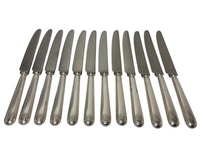 Lot 596 - Set of twelve contemporary silver handled starter knives with stainless steel blades, (Sheffield 1982), maker Stickett & Loder (12).