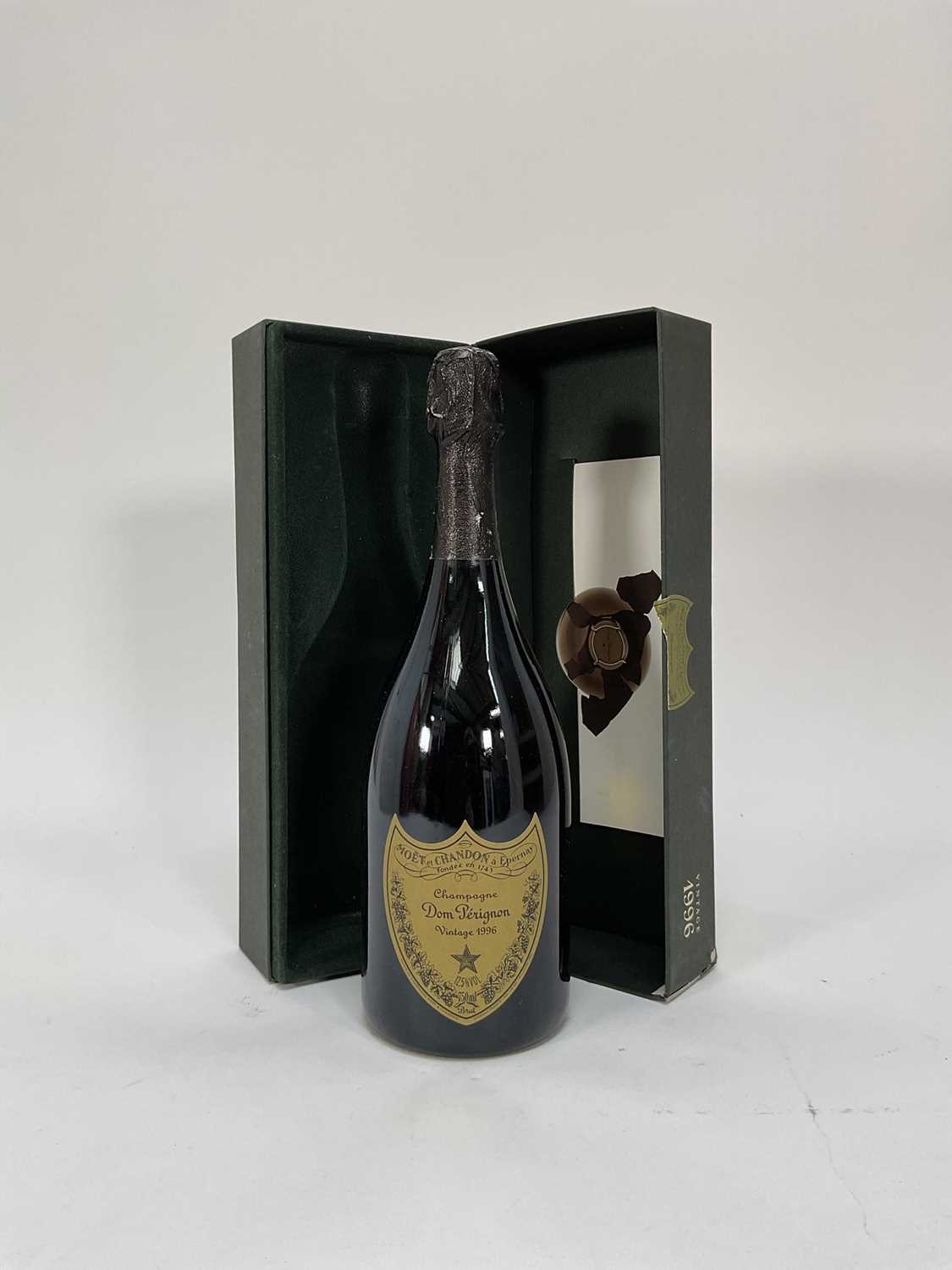 Lot 33 - One bottle, Champagne, Moët & Chandon Dom Perignon 1996 Vintage, boxed (damaged)