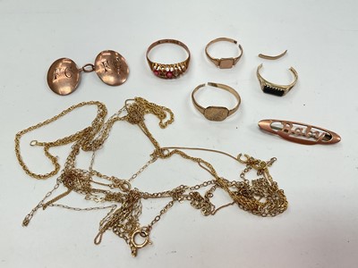 Lot 1064 - Group of 9ct gold jewellery, mostly broken