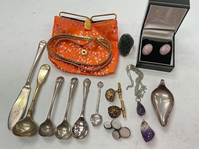Lot 1130 - Group of jewellery to include two amethyst pendants, two pairs of cufflinks, silver abstract ring, gold plated necklace, Chinese white metal salt spoon and other plated spoons