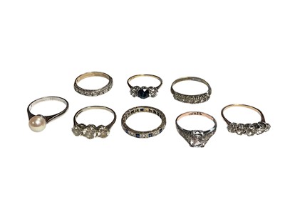 Lot 61 - Group of eight gem set rings