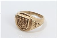 Lot 3223 - Gold (9ct) signet ring bearing crest. Ring...