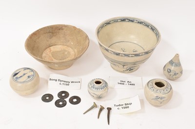 Lot Hoi An cargo circa 1450-80, five pieces of blue and white glazed pottery , and other shipwrecks pieces