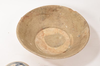 Lot Hoi An cargo circa 1450-80, five pieces of blue and white glazed pottery , and other shipwrecks pieces