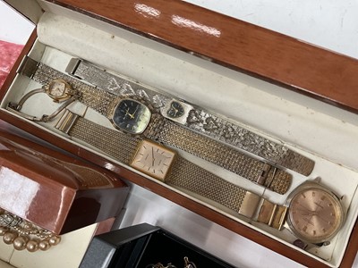 Lot 1078 - Collection of vintage costume jewellery to include an antique cameo brooch, micro mosaic clip etc