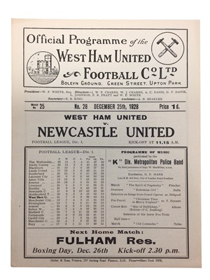 Lot 240 - West Ham v Newcastle United December 25th 1928 Football League Division I - Ex binder