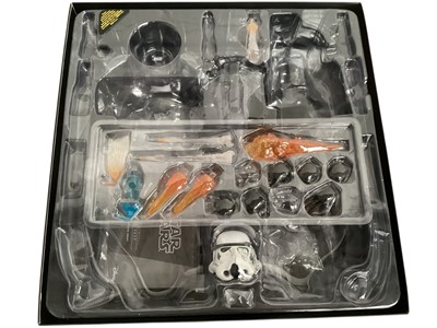 Lot 685 - Star Wars Hot Toys 1/6th scale Boda Fett Deluxe Version, with box TMS034 & Han Solo & Chewbacca MMS263 (DISPLAYED models contents may be incomplete) (2)