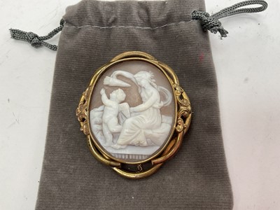 Lot 1050 - Victorian carved shell cameo in gilt metal...