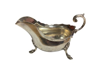Lot 24 - Silver ¼ pint silver sauce boat (Sheffield 1914) maker Walker & Hall