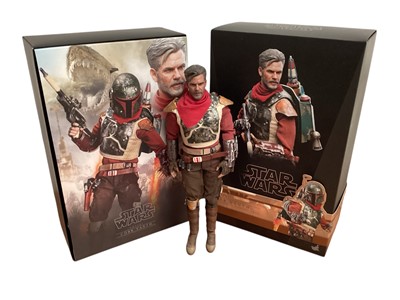 Lot 675 - Star Wars Hot Toys 1/6th scale Obi-Wan Kenobi MMS283, Kylo REN MMS560, Cobb Vanth TMS084, Rey & D-O MMS559, Qui-Gon Jinn MMS525 & Obi-Wan Kenobi deluxe version MMS478, with boxes (DISPLA...