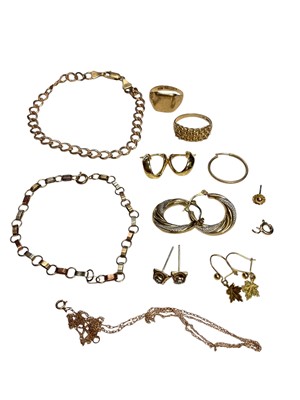 Lot 104 - Group of 9ct gold jewellery to include two rings, two chain bracelets, one other chain and various earrings