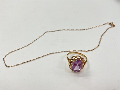 Lot 1033 - Amethyst single stone ring in 9ct gold setting and a 9ct gold chain