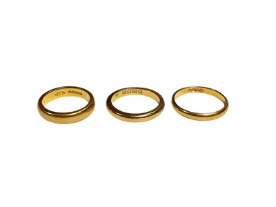 Lot 8 - Three 22ct gold wedding rings