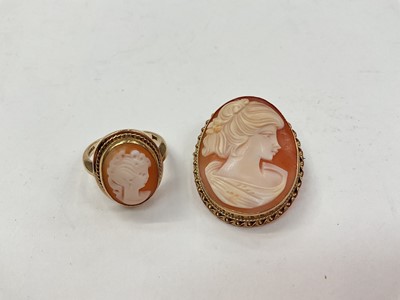 Lot 1030 - 9ct gold mounted carved shell cameo brooch and 9ct gold cameo ring (2)